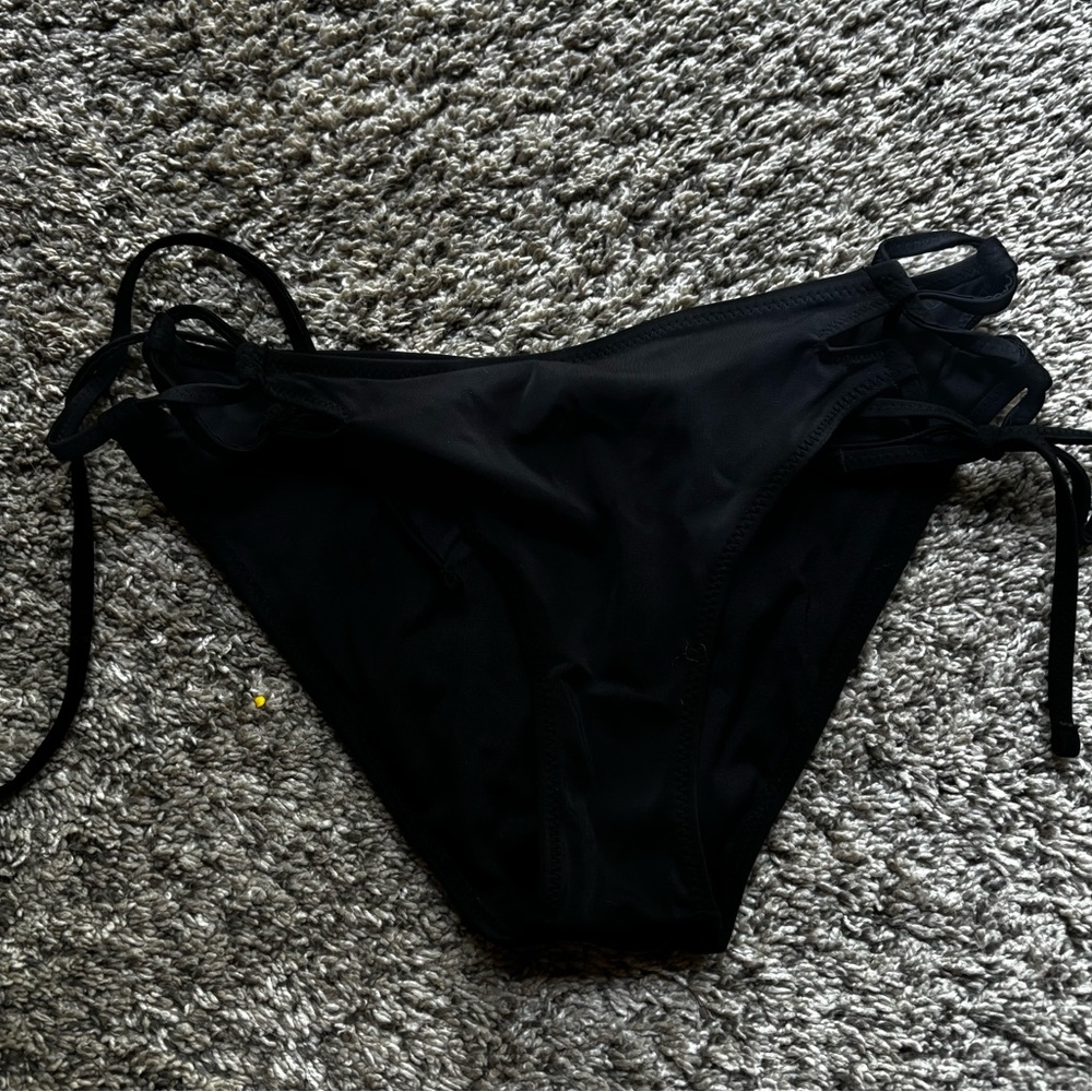 Black bikini bottoms